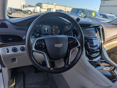 Used 2017 Cadillac Escalade Premium Luxury image 13