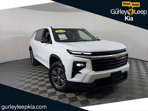 Used 2024 Chevrolet Traverse LS AWD/4WD image 1