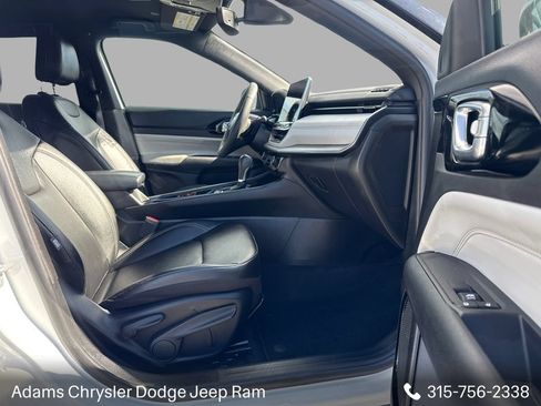 Used 2025 Jeep Compass Limited AWD/4WD image 13