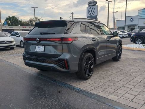 New 2025 Volkswagen Tiguan SE R-Line image 4