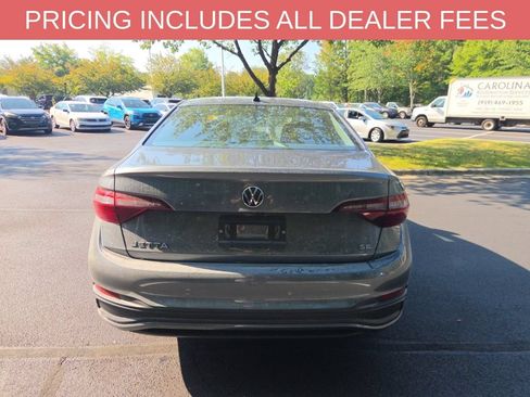 Used 2024 Volkswagen Jetta SE FWD image 11