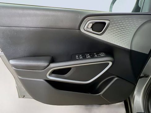 Used 2024 Kia Soul LX w/ Option Group 015 FWD image 28