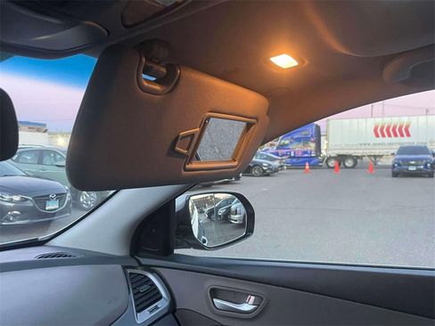 Used 2014 Hyundai Santa Fe Limited image 34