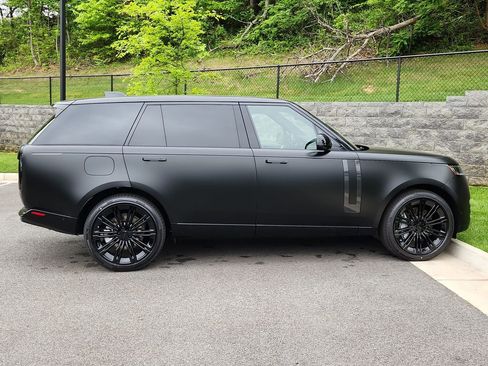New 2026 Land Rover Range Rover Long Wheelbase SE AWD/4WD image 11