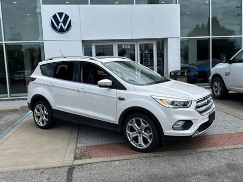 Used 2019 Ford Escape Titanium FWD image 2