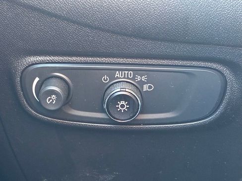 Used 2024 Chevrolet Equinox LT image 18