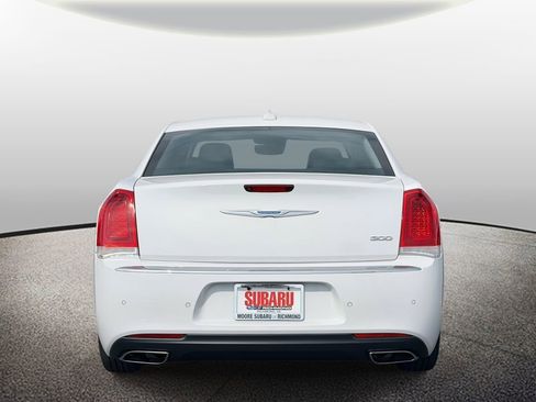 Used 2023 Chrysler 300 Touring w/ Safetytec Plus Group image 4