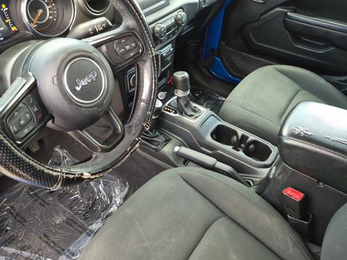 Used 2021 Jeep Gladiator Sport AWD/4WD image 9
