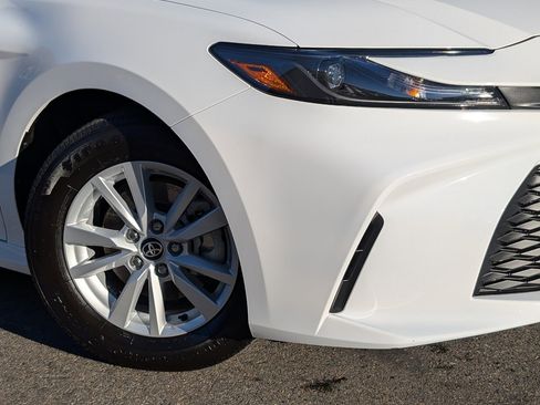 Used 2026 Toyota Camry LE image 10