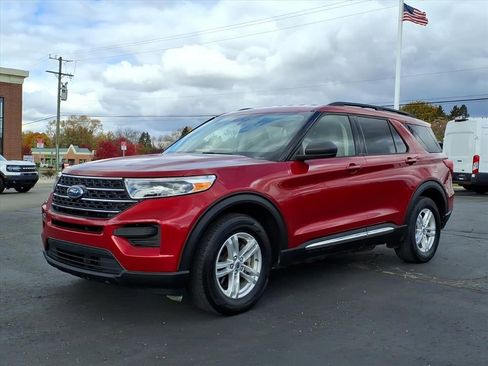 Certified 2020 Ford Explorer XLT w/ Class III Trailer Tow Package image 1