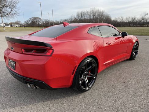 Used 2018 Chevrolet Camaro SS RWD image 8