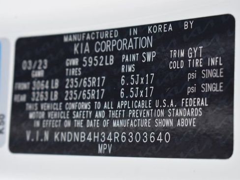 Used 2024 Kia Carnival LX FWD image 35