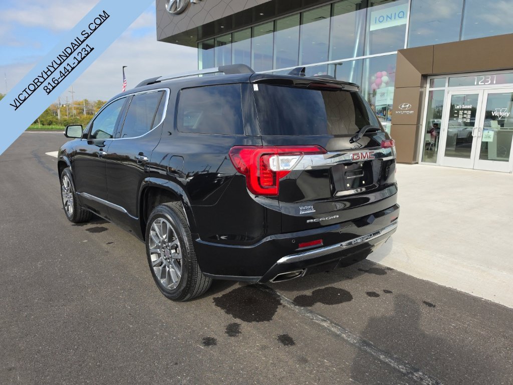 Used 2022 GMC Acadia Denali w/ Denali Ultimate Package FWD image 3