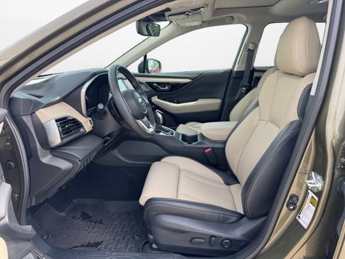 Used 2025 Subaru Outback Limited AWD/4WD image 11