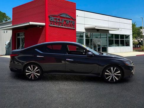 Used 2020 Nissan Altima 2.5 Platinum FWD image 5