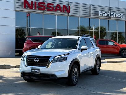 New 2025 Nissan Pathfinder SV