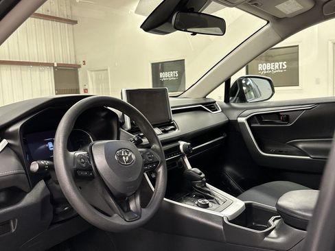 Used 2023 Toyota RAV4 LE image 6