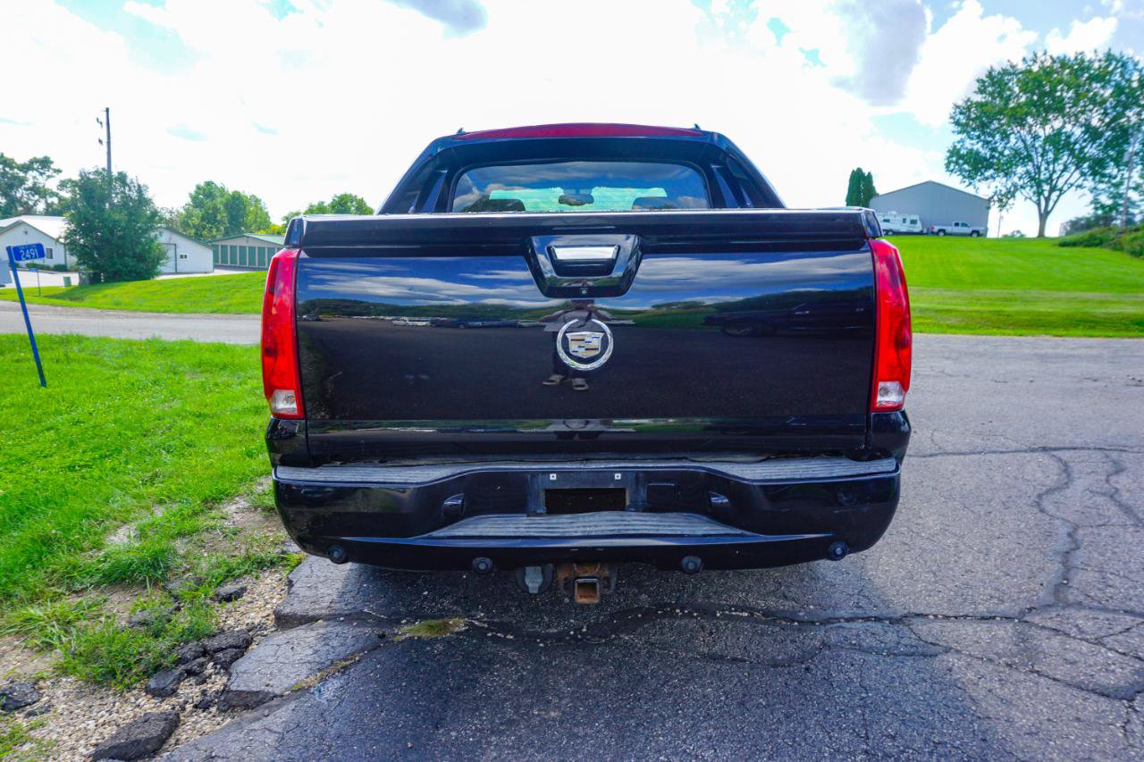 Used 2011 Cadillac Escalade EXT AWD/4WD image 4