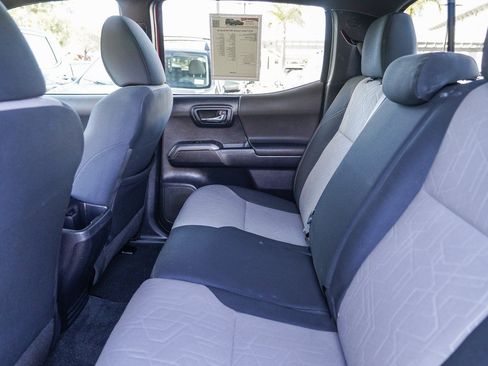 Certified 2022 Toyota Tacoma TRD Off-Road w/ Technology Package image 18