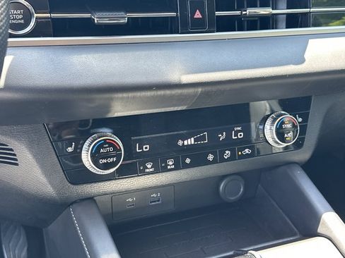 Used 2023 Mitsubishi Outlander SE FWD image 38