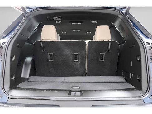 Used 2023 Chevrolet Traverse LT FWD image 41