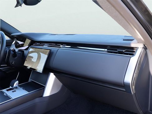 New 2026 Land Rover Range Rover SE image 10