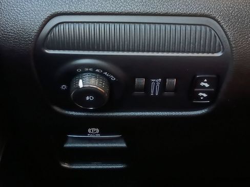Used 2024 Jeep Wagoneer L Series II RWD image 12