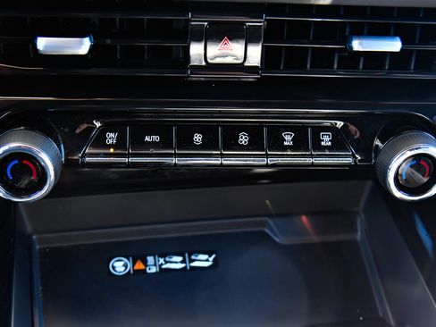 Used 2025 Chevrolet Tahoe LT AWD/4WD image 34