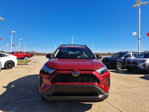New 2025 Toyota RAV4 LE image 2