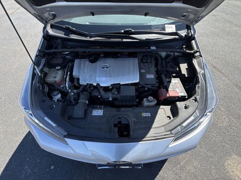 Used 2019 Toyota Prius XLE w/ Carpet Mat Package AWD/4WD image 25