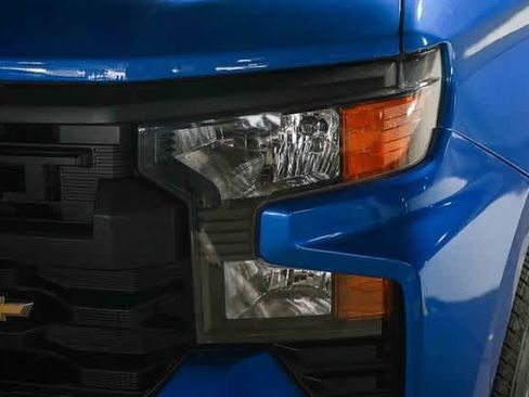 Used 2023 Chevrolet Silverado 1500 Custom image 4