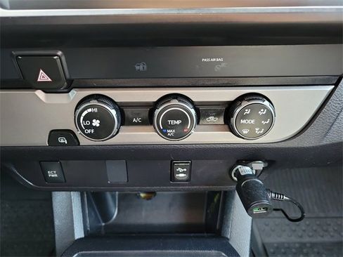 Used 2019 Toyota Tacoma SR image 28