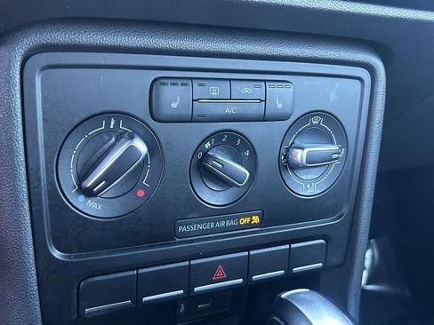 Used 2016 Volkswagen Beetle 1.8T image 29