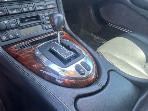 Used 2006 Jaguar XK8 Coupe image 38