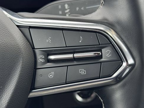 Used 2024 Chevrolet Traverse LT image 9