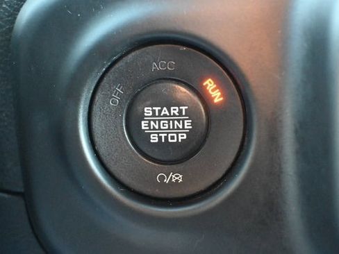 Used 2020 Jeep Wrangler Sport image 29