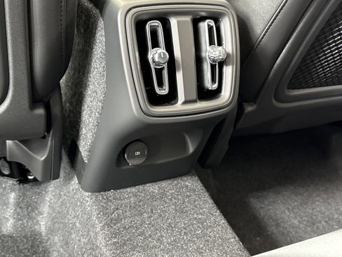 New 2026 Volvo XC40 B5 Ultra w/ Protection Package Premier image 13