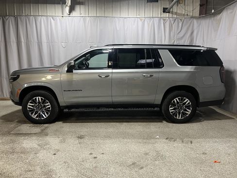 Used 2025 Chevrolet Suburban Z71 AWD/4WD image 1