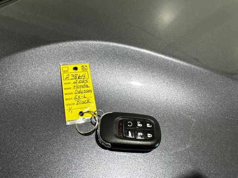 Used 2025 Honda Odyssey EX-L image 47