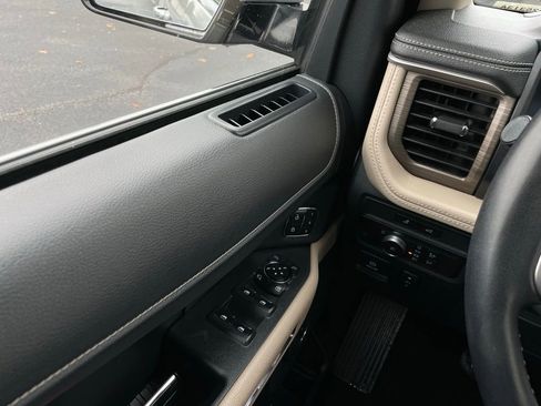 Used 2022 Ford Expedition Limited image 23