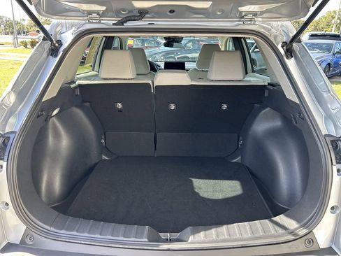 Used 2023 Toyota Corolla Cross L image 11