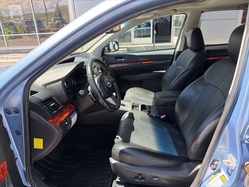 Used 2011 Subaru Outback 2.5i Limited AWD/4WD image 12