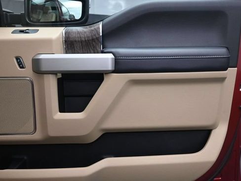 Used 2017 Ford F250 Lariat w/ Lariat Ultimate Package AWD/4WD image 29