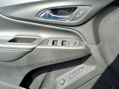 Used 2018 Chevrolet Equinox Premier FWD image 22