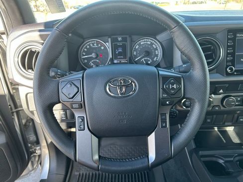 Used 2022 Toyota Tacoma TRD Off-Road image 21