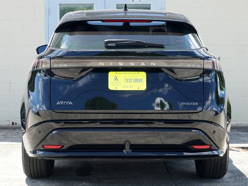 Used 2023 Nissan Ariya FWD image 9