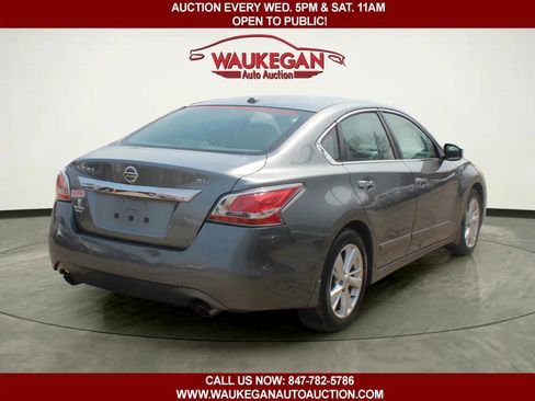Used 2015 Nissan Altima 2.5 SL w/ Moonroof Package image 3