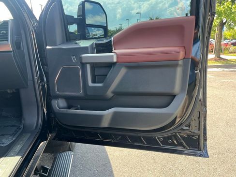 Used 2022 Ford F350 Platinum AWD/4WD image 22