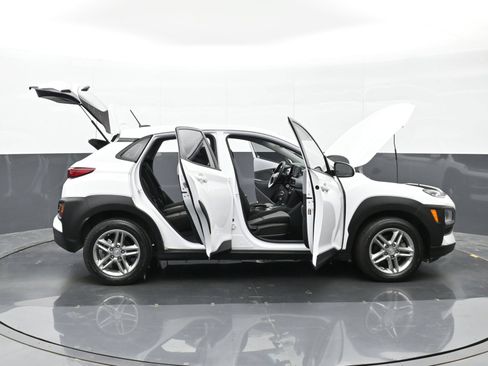 Used 2021 Hyundai Kona SE FWD image 47