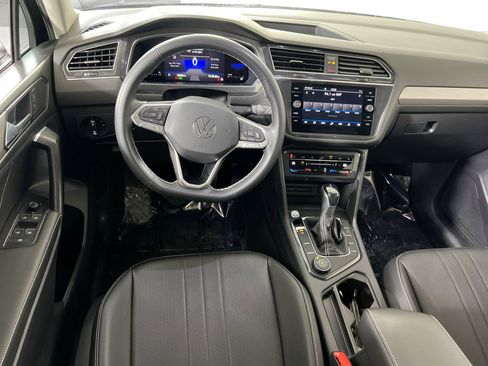 Used 2022 Volkswagen Tiguan SE image 21